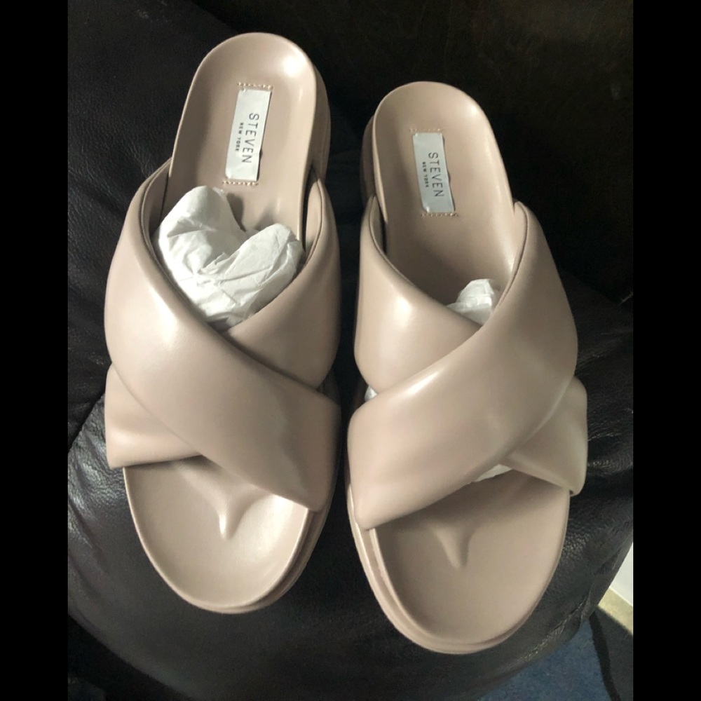 NWT Steve Madden Sandal
